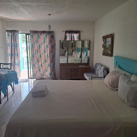 Ocean View Apartments 브리지타운 외부 사진