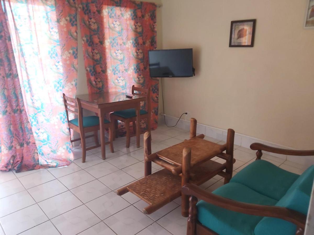 Ocean View Apartments 브리지타운 외부 사진