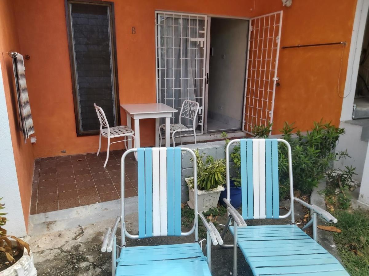 Ocean View Apartments 브리지타운 외부 사진