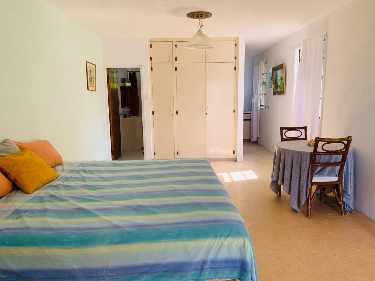 Ocean View Apartments 브리지타운 외부 사진