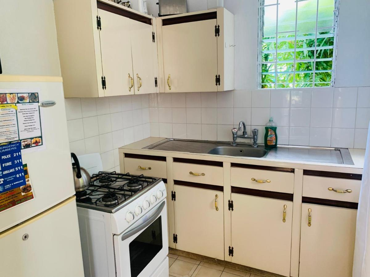 Ocean View Apartments 브리지타운 외부 사진