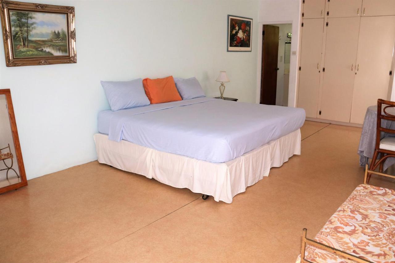 Ocean View Apartments 브리지타운 외부 사진
