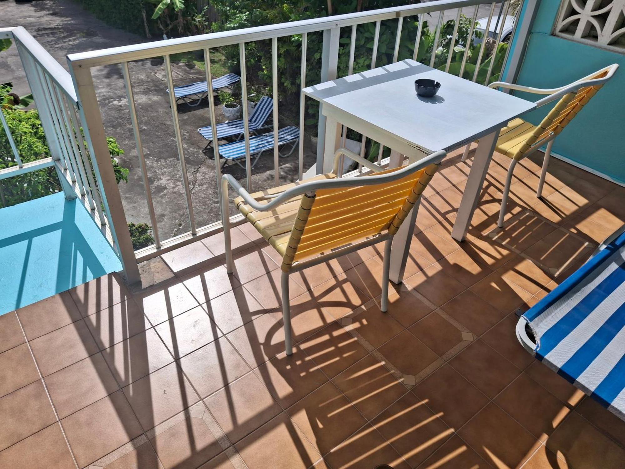 Ocean View Apartments 브리지타운 외부 사진